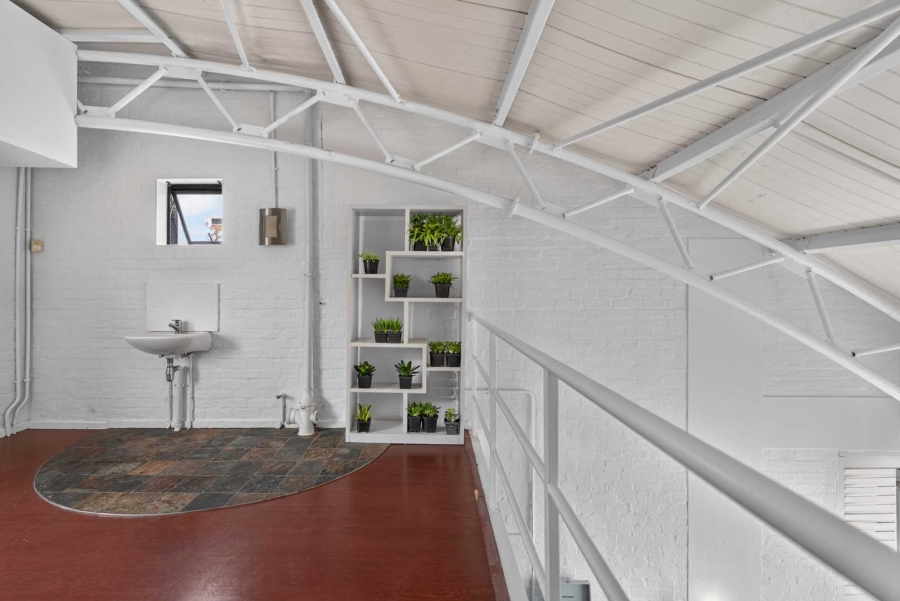 To Let 1 Bedroom Property for Rent in Sea Point Western Cape